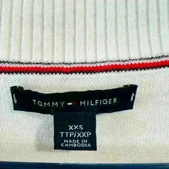 🔥Tommy Hilfiger Sweater 🔥 - Picture 6 of 7